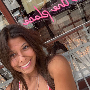 Meet your Posher, Caitlynn